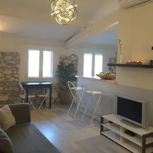 T2bis Intramuros Avignon, Refait à Neuf , Avignon France
